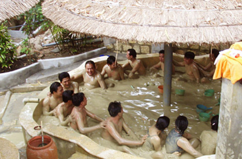 塔巴溫泉中心 (Thap Ba Hot Springs)