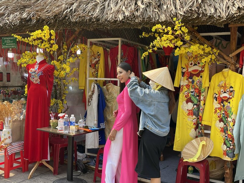 越南絲綢與奧黛 (Áo dài)