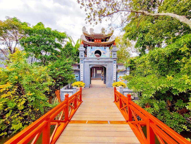 玉山寺(Ngọc Sơn Temple)