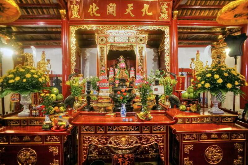 玉山寺內部的兩個主要寺廟