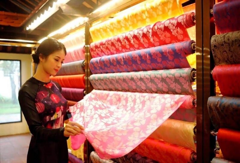 芽莊的絲綢產品將實用性與藝術性完美結合,是體驗越南文化與傳統工藝的絕佳方式。