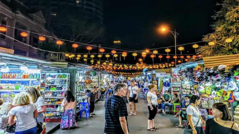 芽莊夜市 (Nha Trang Night Market)