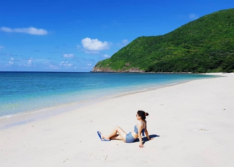七岬島是越南 昆島群島中第二大島嶼，擁有豐富的自然生態與壯麗的海景。