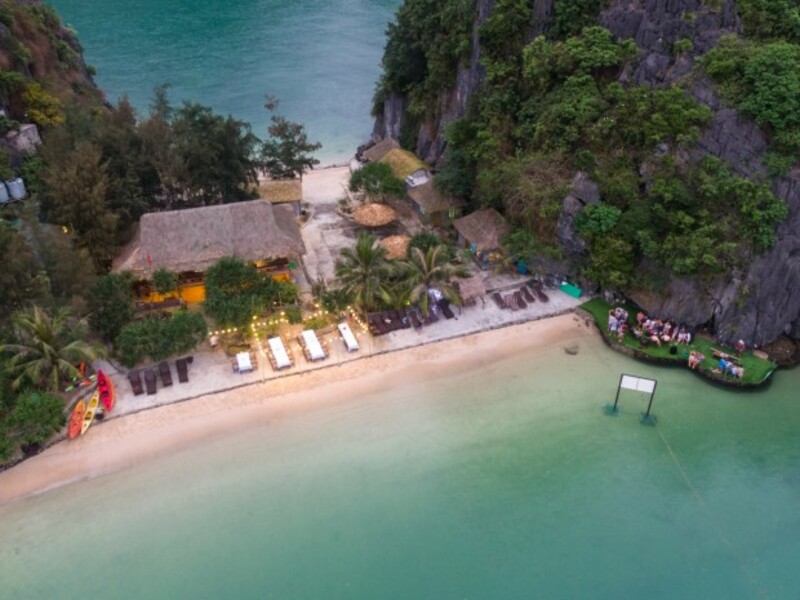 夏季是欣賞海防吉婆島（Cát Bà）美景的最佳時節。