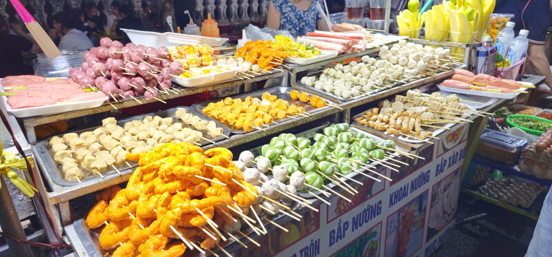 規劃一場充滿樂趣的順化夜市之旅,需要結合時間安排、美食探索、購物體驗和娛樂活動,以下是詳細的建議,幫助您充分利用時間,享受夜市的獨特魅力。