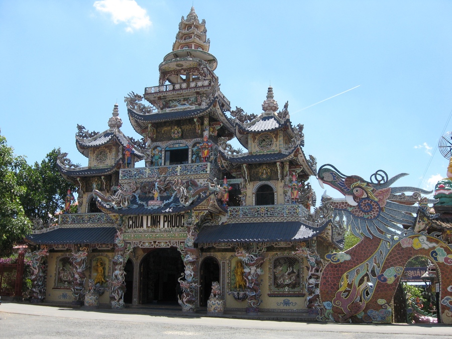 靈福寺的獨特建築與亮點