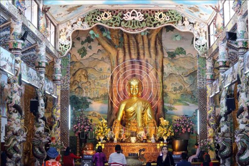 靈福寺不僅是一座佛教信仰的聖地,更是一座融合藝術、建築與宗教精神的文化瑰寶。