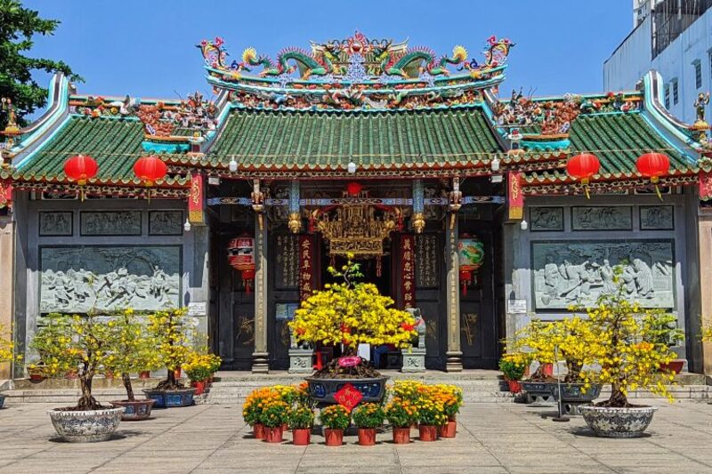 木柱雕刻對聯——廟內的精神象徵