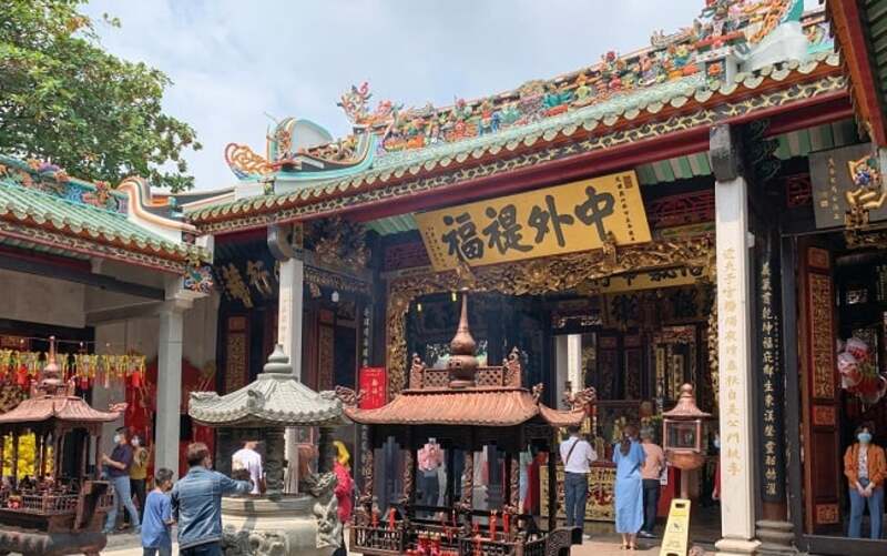 如何前往居翁廟的交通方式