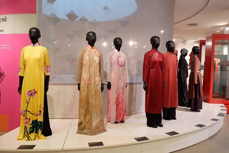 越南女性博物館的傳統服飾展示區