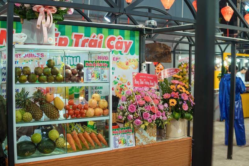 若感到疲倦,你可以在順化夜市的飲品店稍作休息補充能量