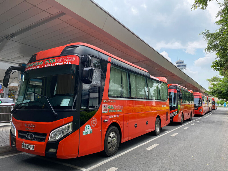 前往芹苴旅遊時,許多旅客會選擇搭乘芳莊(Phương Trang)巴士