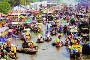 芹苴的熱鬧生活節奏，總是歡迎來自四面八方的旅客前來造訪。