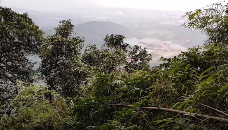烏鴉礦山（Núi Mỏ Quạ）非常適合喜愛冒險與健行的旅客。
