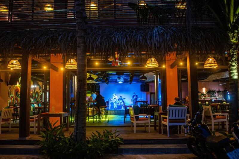 Moyo Beach Club 擁有極度放鬆的氛圍
