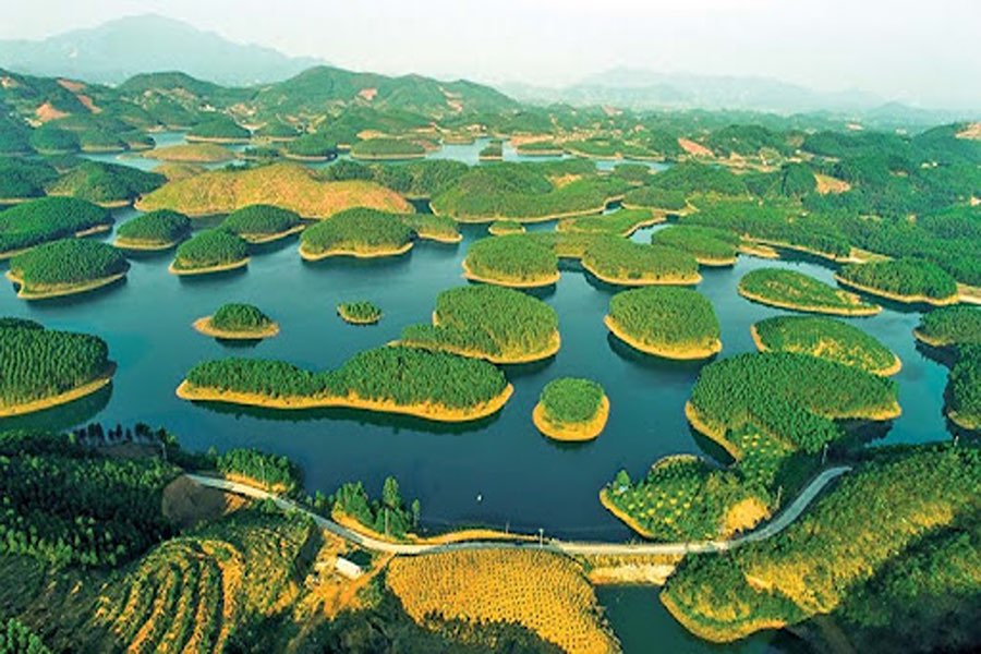 瀑婆湖（Hồ Thác Bà）