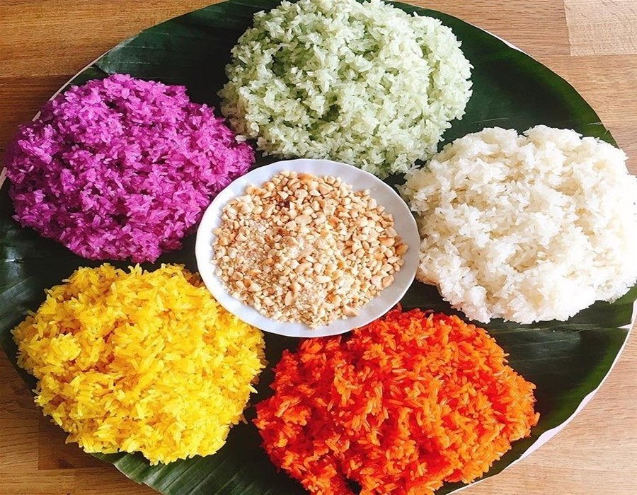 五色糯米飯（Xôi ngũ sắc）