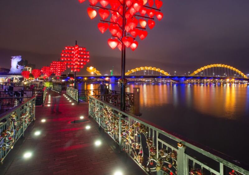 峴港愛情橋（Cầu Tình Yêu）擁有許多超美的打卡點。