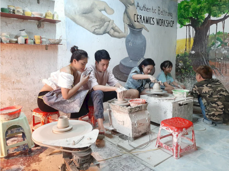 參加陶藝工作坊可親身體驗傳統工藝技術，親手製作專屬的精美陶瓷。
