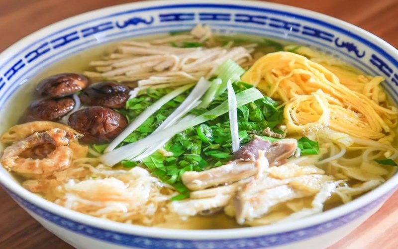 鳥鼓巷雞絲湯粉（Bún Thang Cầu Gỗ）