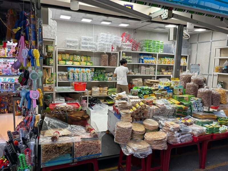 想購買伴手禮的遊客,特產區絕對不容錯過