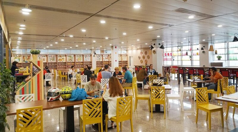 位於新山一機場的 Cuisine de Saigon，空間高雅寬敞