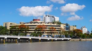 造訪海防鐵市場的最佳時間是週末或農曆新年等重要節日。