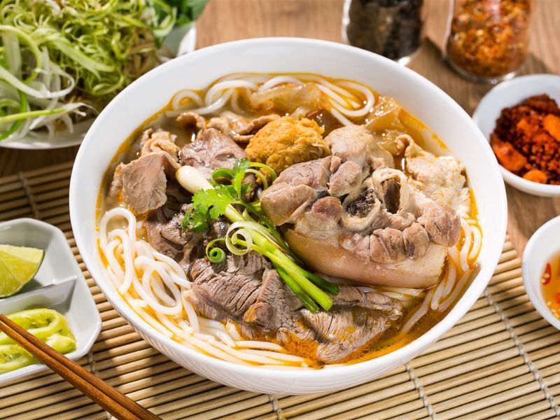 一碗令人陶醉的西貢牛肉米線