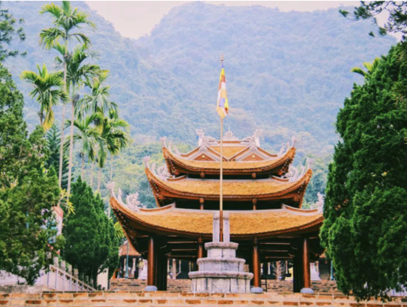 寶台寺,又稱雪山寺。
