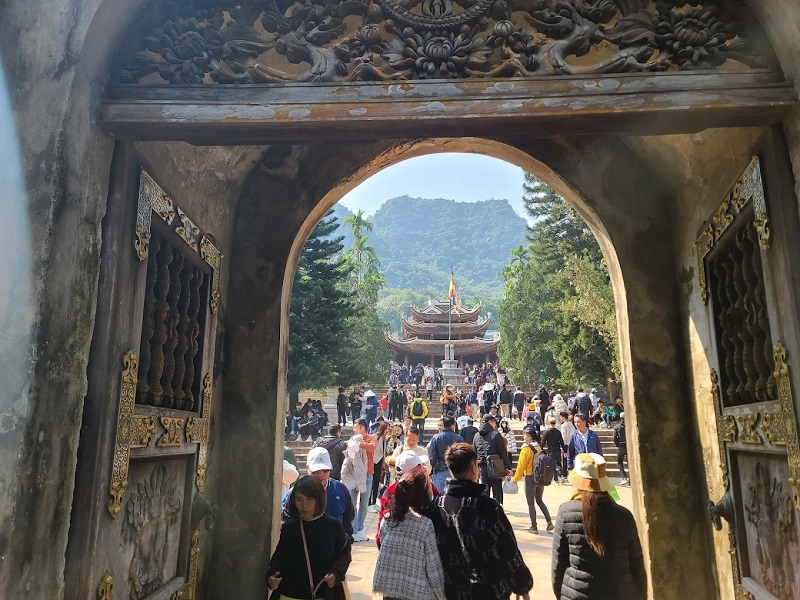 請準備運動鞋或軟底鞋,方便行走與移動。