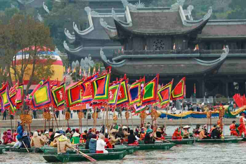 開會節當天，成千上萬的遊客湧入三祝寺