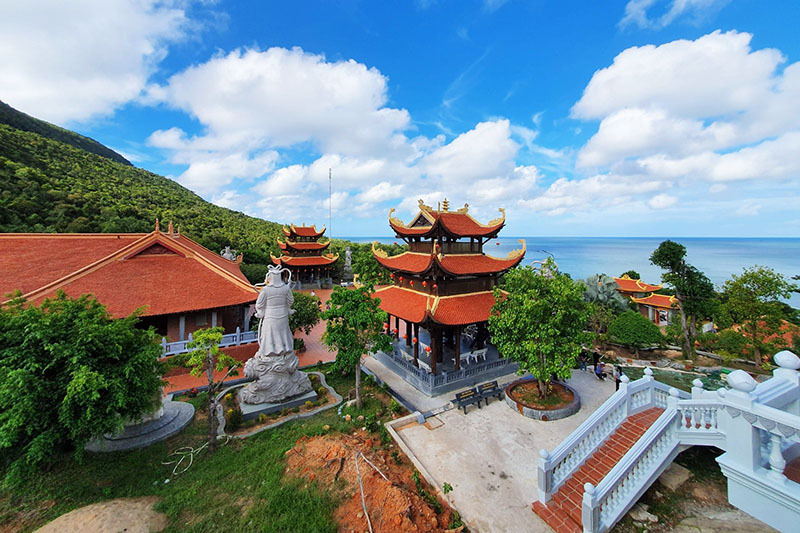 護國寺—坐落於富國島海天之間的竹林禪院。