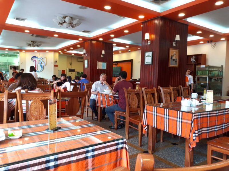 Pho Ly Quoc Su 擁有許多分店。