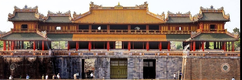 探索順化皇城之美。