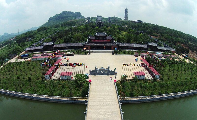 從高處俯瞰華閭古都全景。
