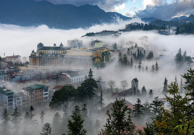 在沙壩迷失於朦朧夢幻的山水景色 